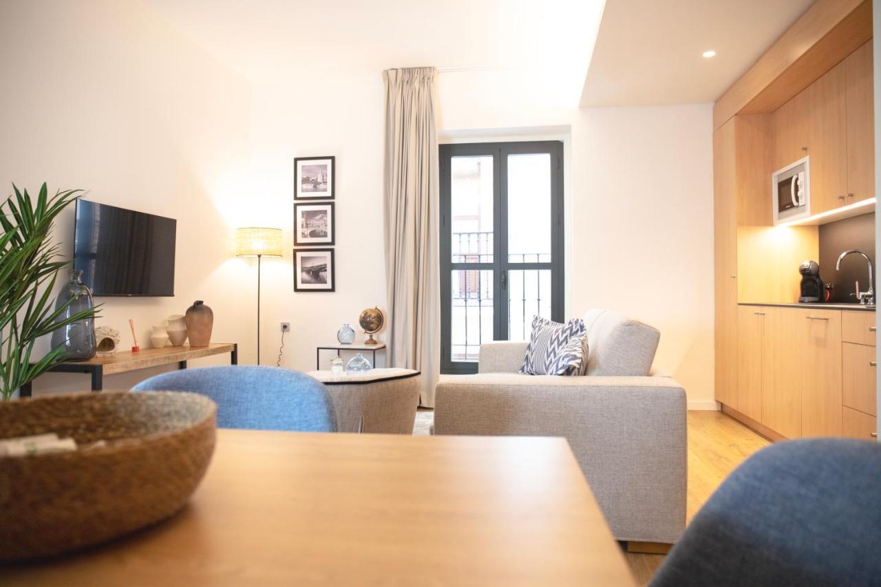 Nqn Aparts & Suites Sevilla Exterior photo