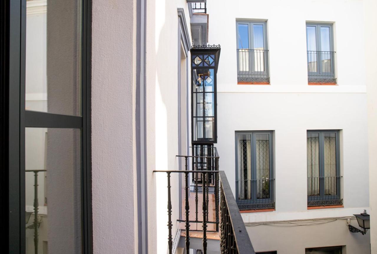 Nqn Aparts & Suites Sevilla Exterior photo